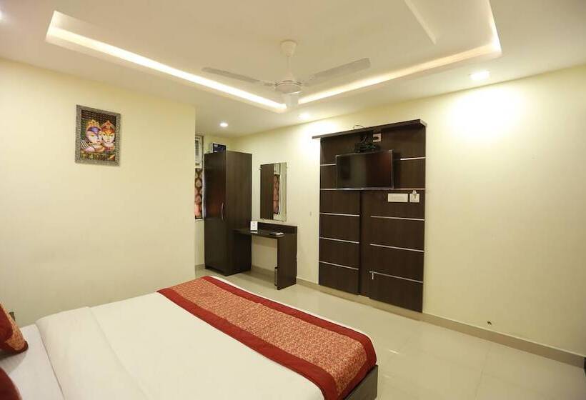 هتل Krishna Galaxy By Oyo Rooms