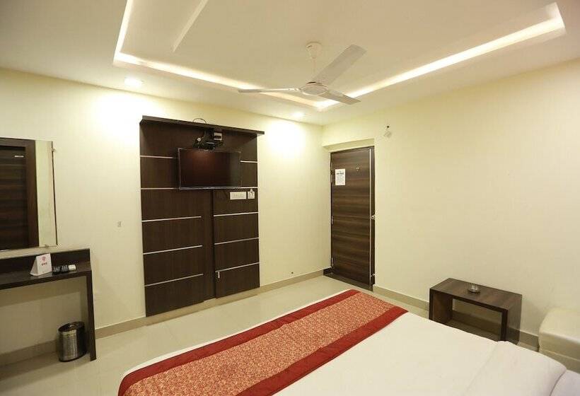هتل Krishna Galaxy By Oyo Rooms