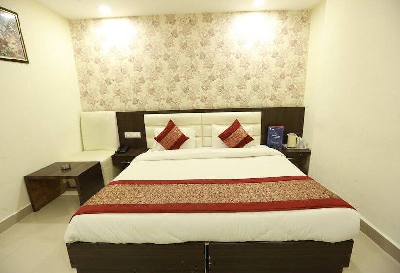 هتل Krishna Galaxy By Oyo Rooms