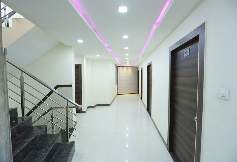 هتل Krishna Galaxy By Oyo Rooms