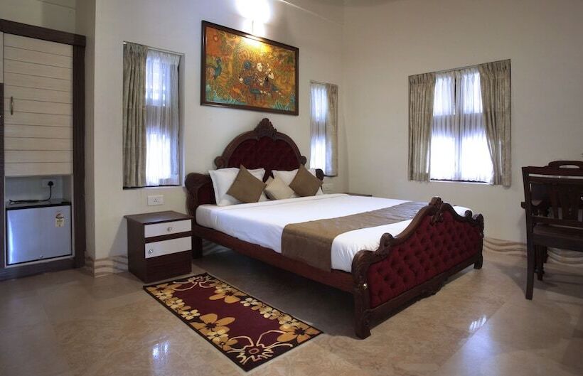 Hotel Neelambari Ecotourism