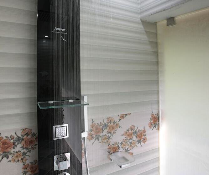 Hotel Neelambari Ecotourism