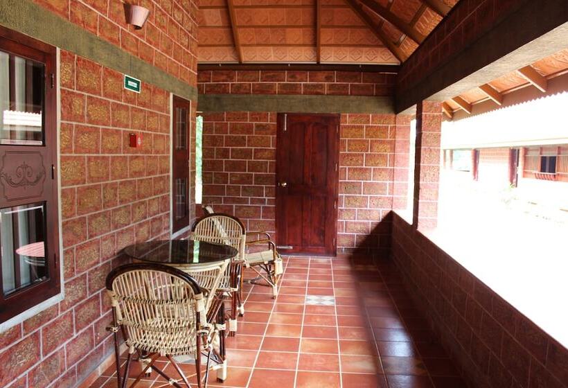 Hotel Neelambari Ecotourism