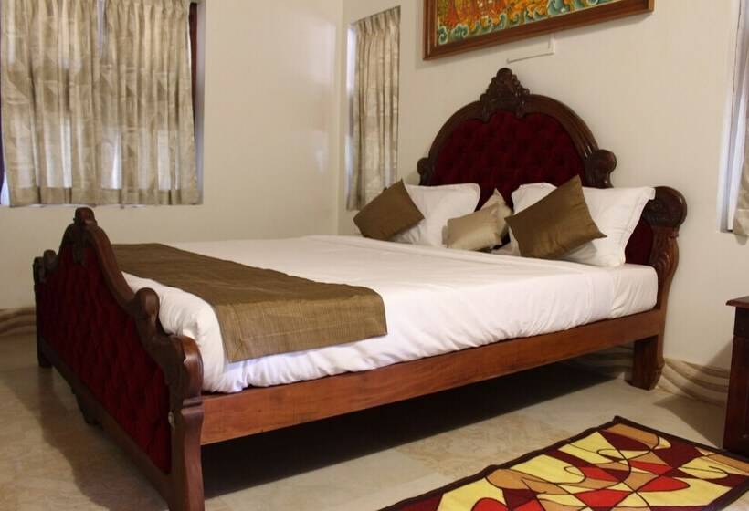 Hotel Neelambari Ecotourism