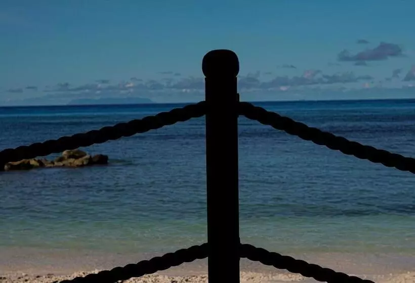 پانسیون Anse Kerlan Beach Chalets