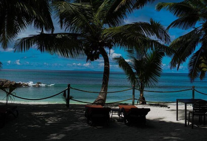 پانسیون Anse Kerlan Beach Chalets