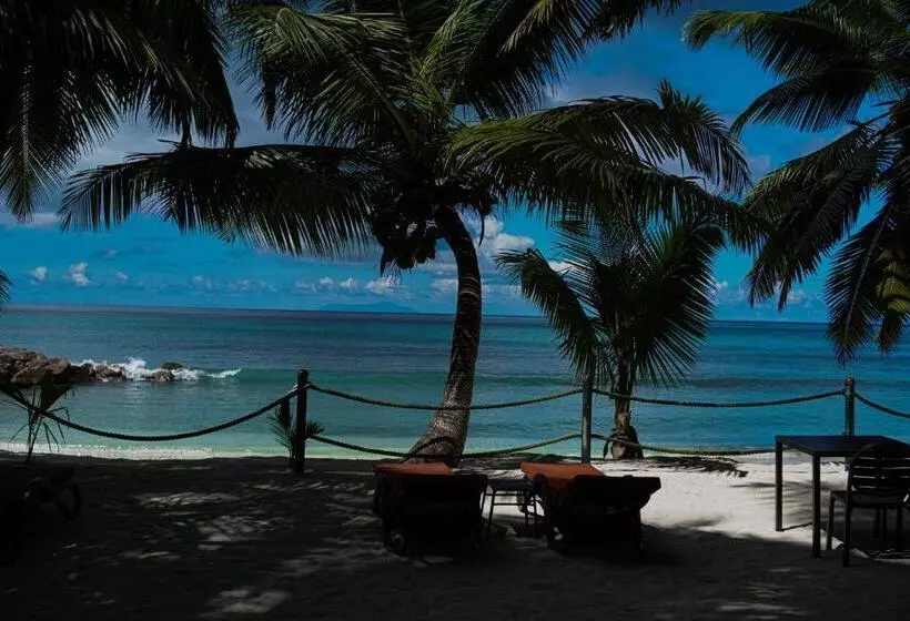 پانسیون Anse Kerlan Beach Chalets