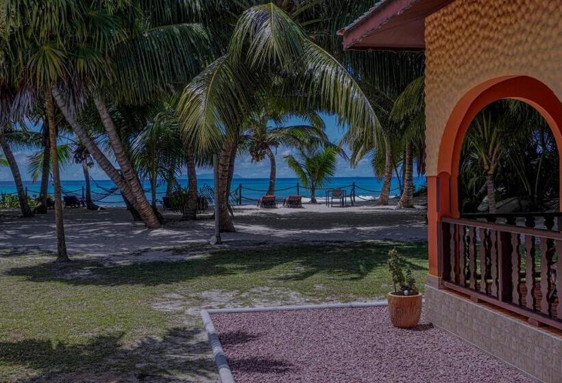 پانسیون Anse Kerlan Beach Chalets