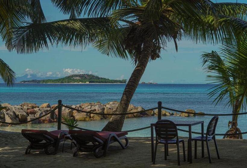 پانسیون Anse Kerlan Beach Chalets