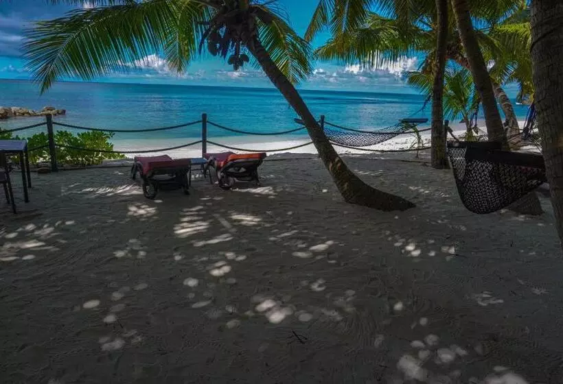 پانسیون Anse Kerlan Beach Chalets