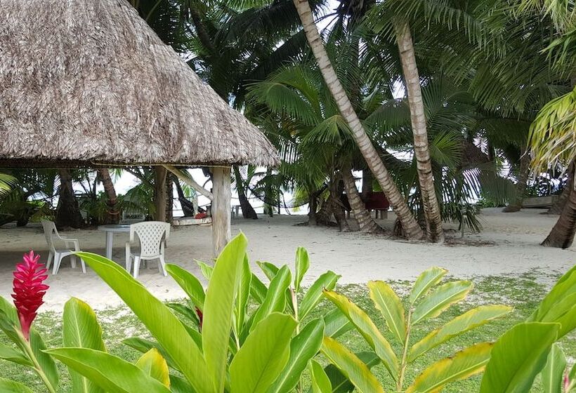 پانسیون Anse Kerlan Beach Chalets