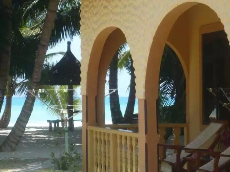 پانسیون Anse Kerlan Beach Chalets