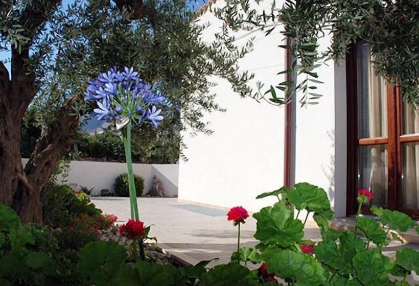 تختخواب و صبحانه Al Cantuccio