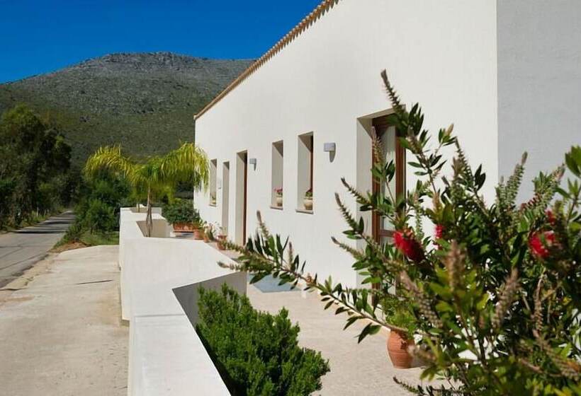 تختخواب و صبحانه Al Cantuccio