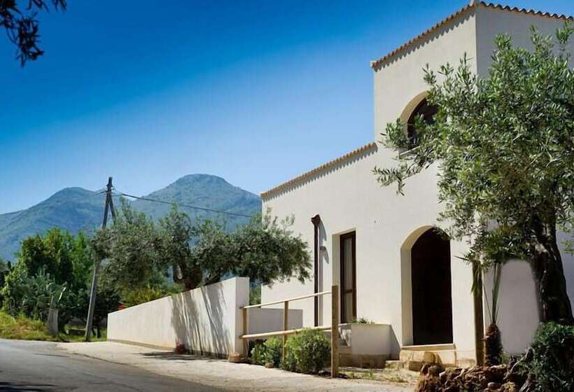 تختخواب و صبحانه Al Cantuccio