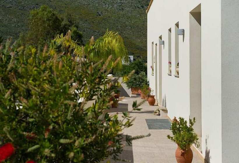 تختخواب و صبحانه Al Cantuccio