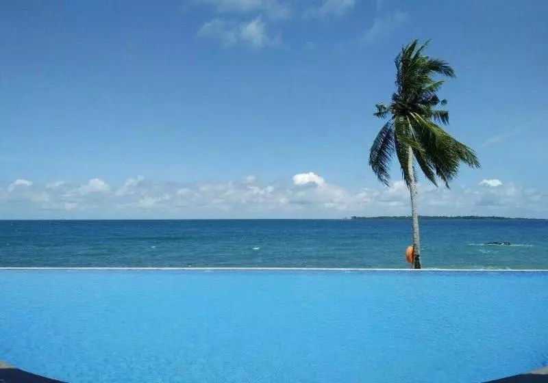 Hotelli Bintan Pearl Beach Resort