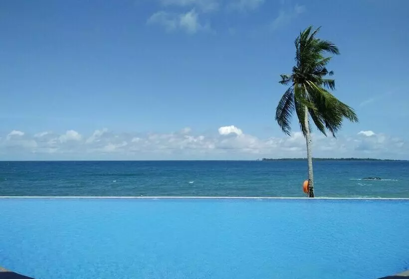 Hotelli Bintan Pearl Beach Resort