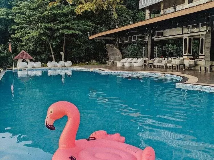 Hotelli Bintan Pearl Beach Resort