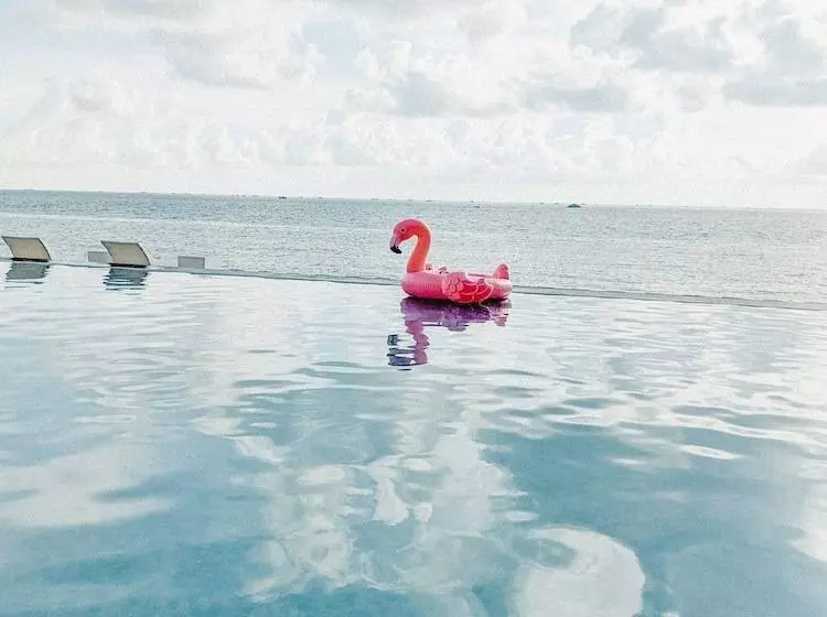 Hotelli Bintan Pearl Beach Resort