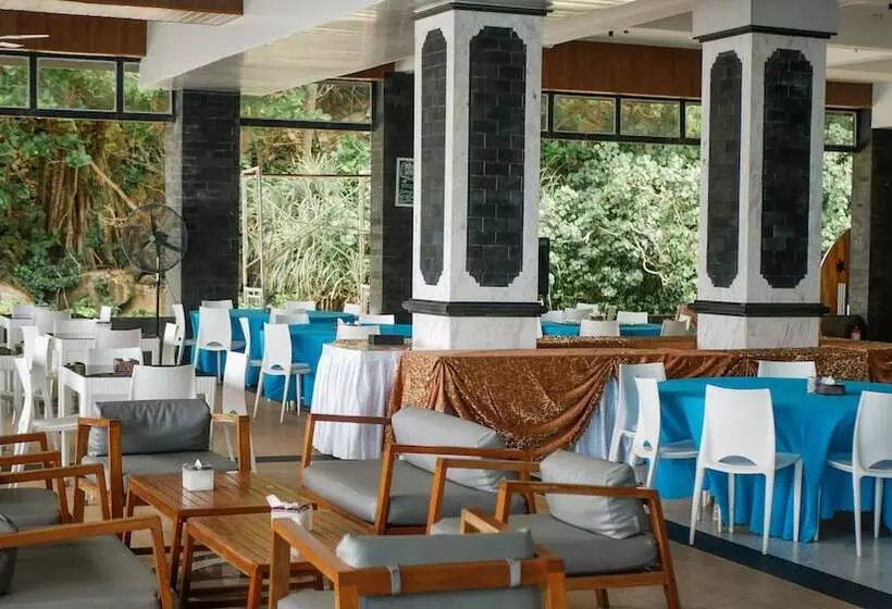 Hotelli Bintan Pearl Beach Resort