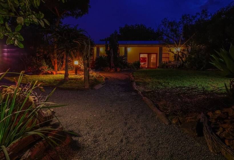 فندق Elephants Lodge Bellevue Forest Reserve