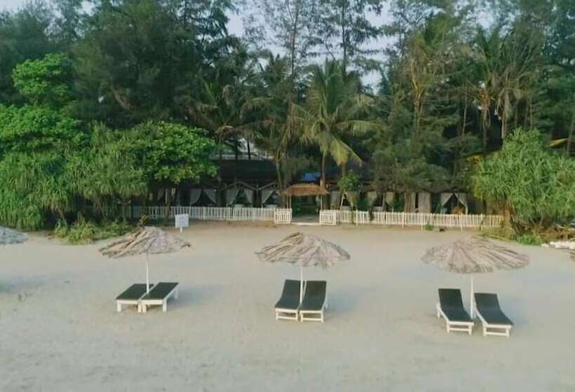 בית מלון כפרי Larisa Beach Resort