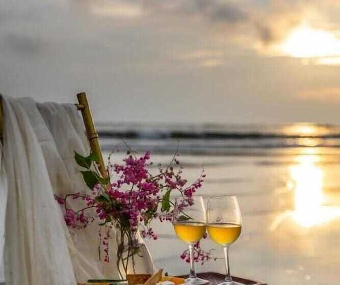 בית מלון כפרי Larisa Beach Resort