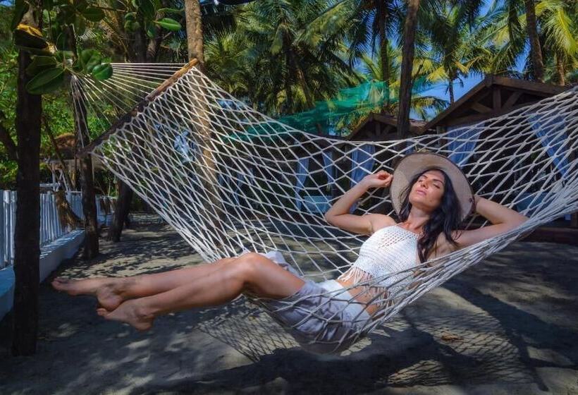 בית מלון כפרי Larisa Beach Resort