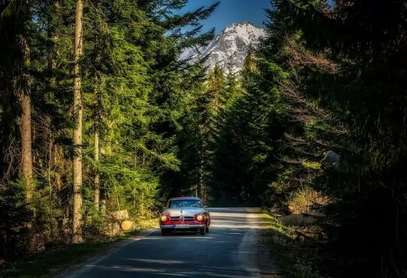 Zespół Tatry   Hotel Tatry I Budynek Turystyczny