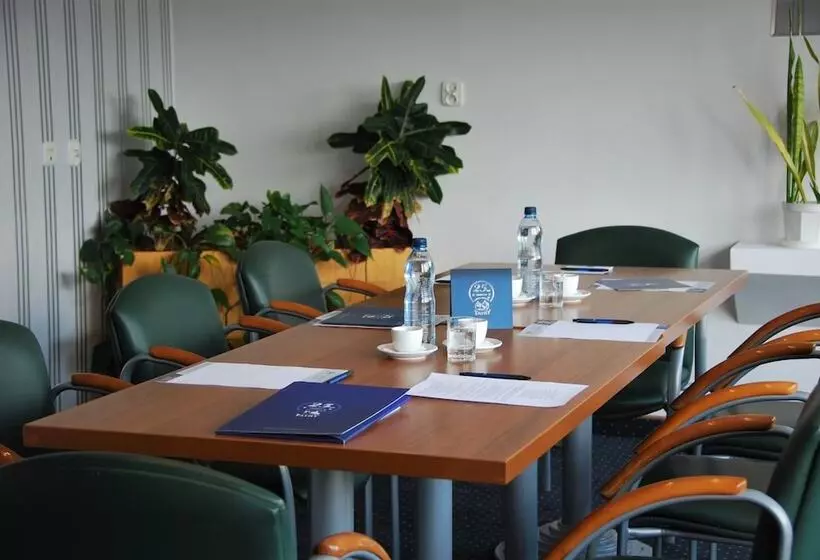 Zespół Tatry   Hotel Tatry I Budynek Turystyczny