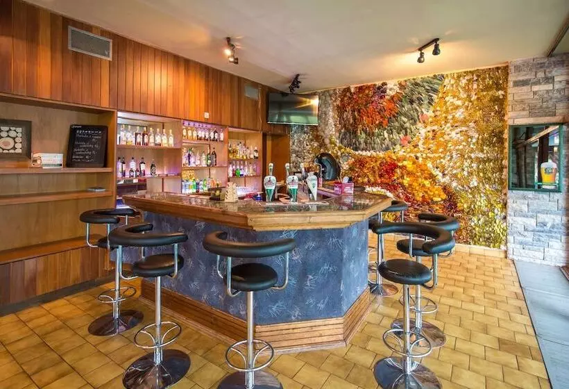 Zespół Tatry   Hotel Tatry I Budynek Turystyczny