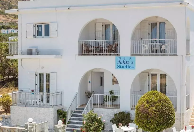 Bizas Rooms & Studios