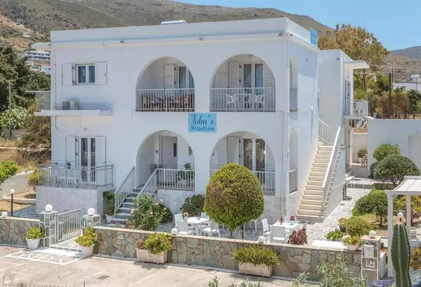 Bizas Rooms & Studios