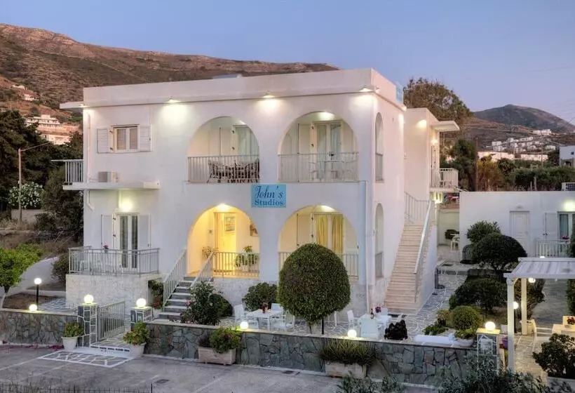 Bizas Rooms & Studios