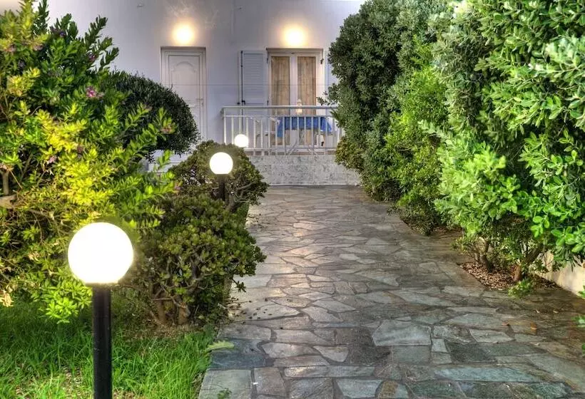 Bizas Rooms & Studios