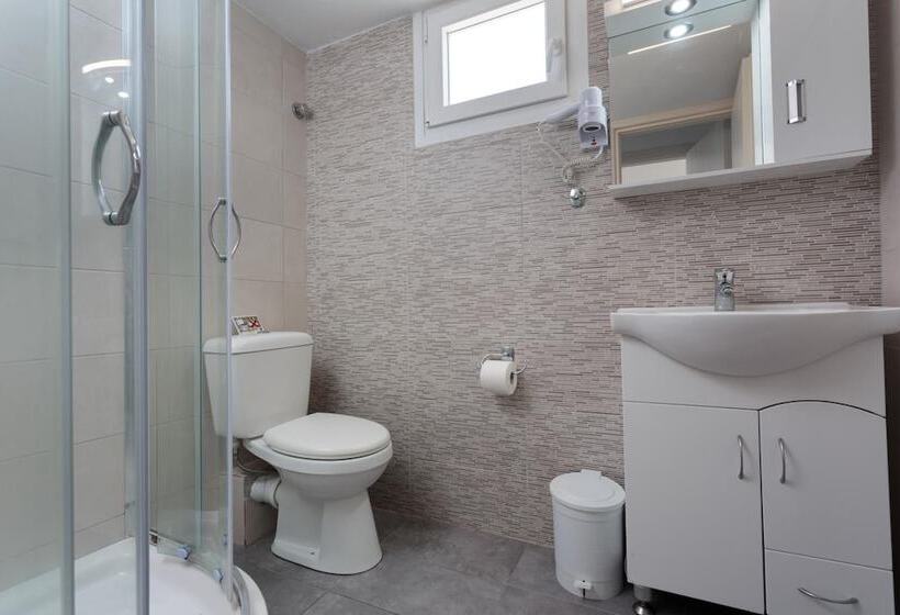 Bizas Rooms & Studios