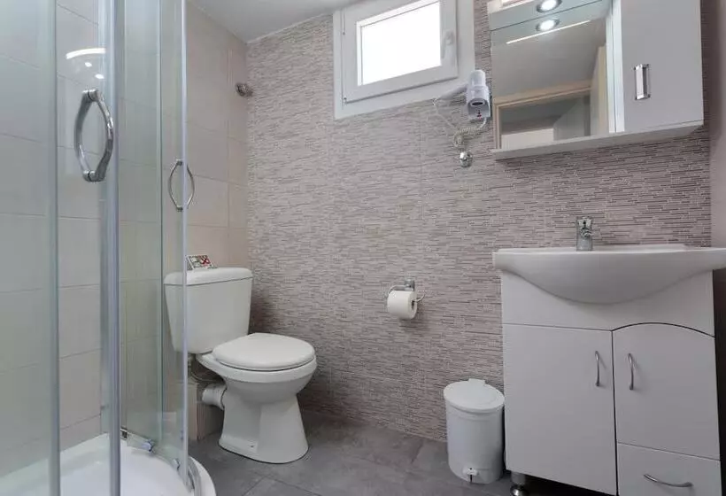 Bizas Rooms & Studios