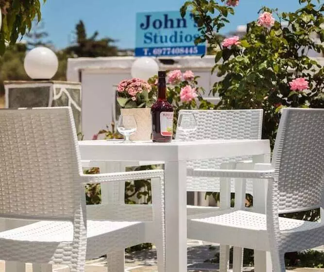 Bizas Rooms & Studios