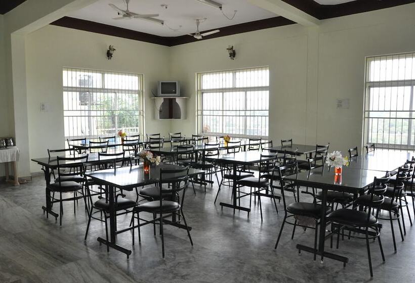 Kstdc Hotel Mayura Gaganachukki