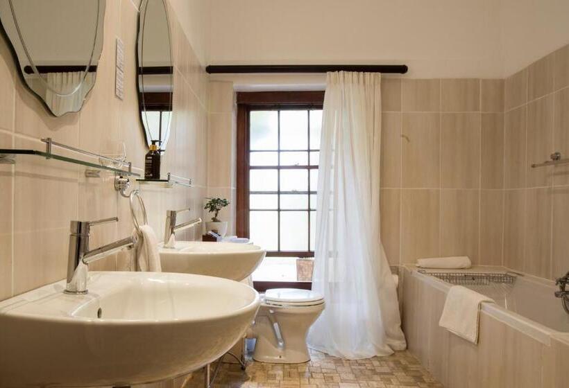 The Country Guesthouse