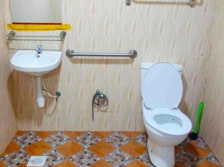 בית מלון כפרי Putra Heights New Wave