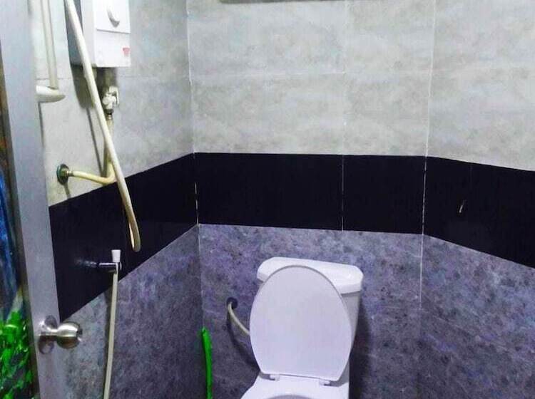 בית מלון כפרי Putra Heights New Wave