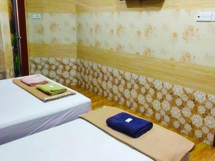 בית מלון כפרי Putra Heights New Wave