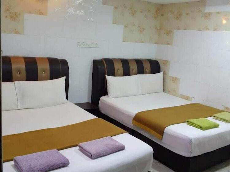 בית מלון כפרי Putra Heights New Wave