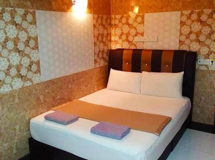 בית מלון כפרי Putra Heights New Wave