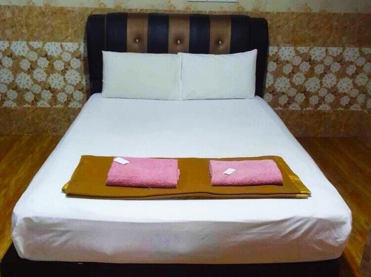 בית מלון כפרי Putra Heights New Wave