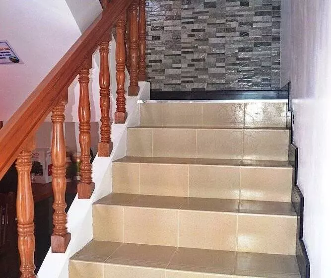 Mayon Backpackers Hostel