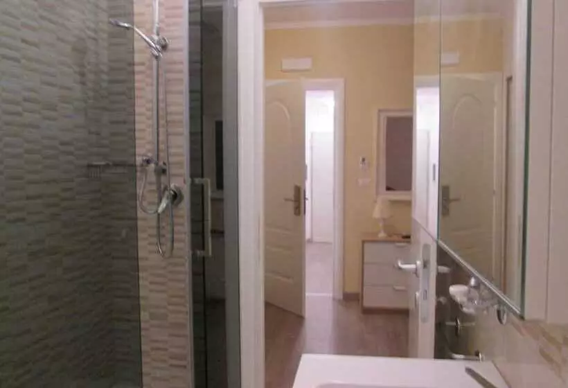 پانسیون Trevi Elegance Suite