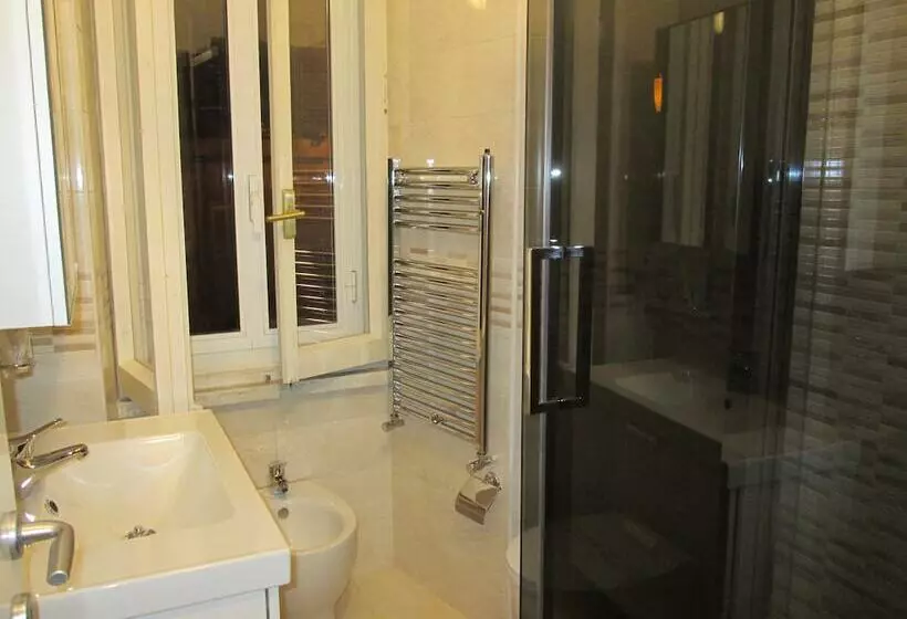 پانسیون Trevi Elegance Suite